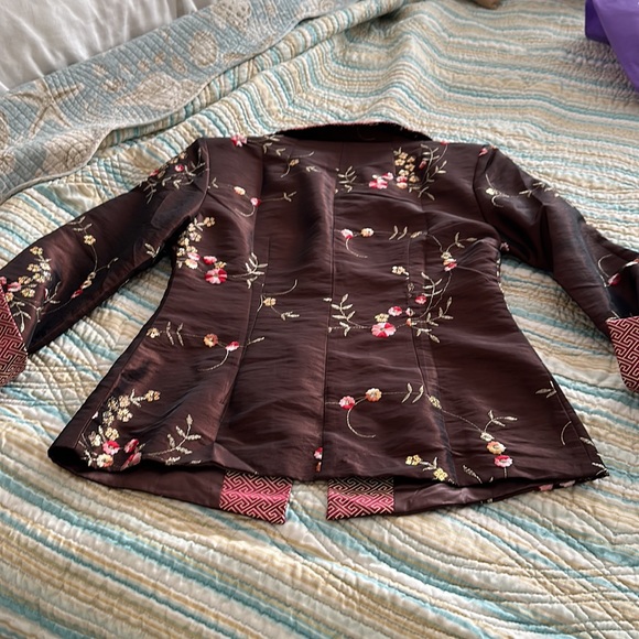 Vintage size small embroidered with flowers gold thread frog clasps - Picture 6 of 17